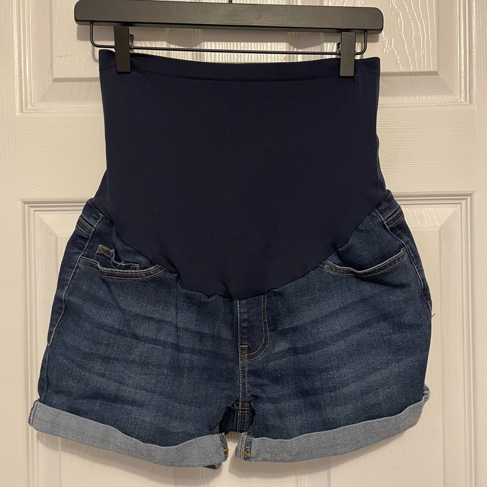 Time and Tru Maternity shorts